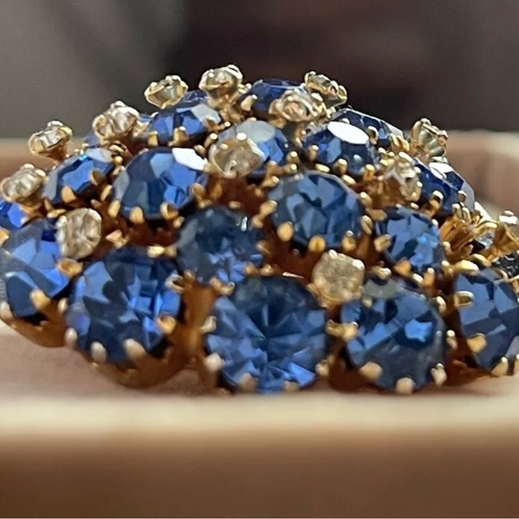 Made in Austria Blue Rhinestone Brooch Pin Gold Tone Dome Costume Jewelry - Picture 4 of 14